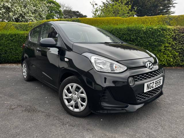 Hyundai i10 1.0 𝐕𝐄𝐇𝐈𝐂𝐋𝐄 𝐑𝐄𝐒𝐄𝐑𝐕𝐄𝐃 Hatchback Petrol Black