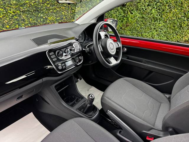 2015 Volkswagen Up 1.0 𝐕𝐄𝐇𝐈𝐂𝐋𝐄 𝐑𝐄𝐒𝐄𝐑𝐕𝐄𝐃