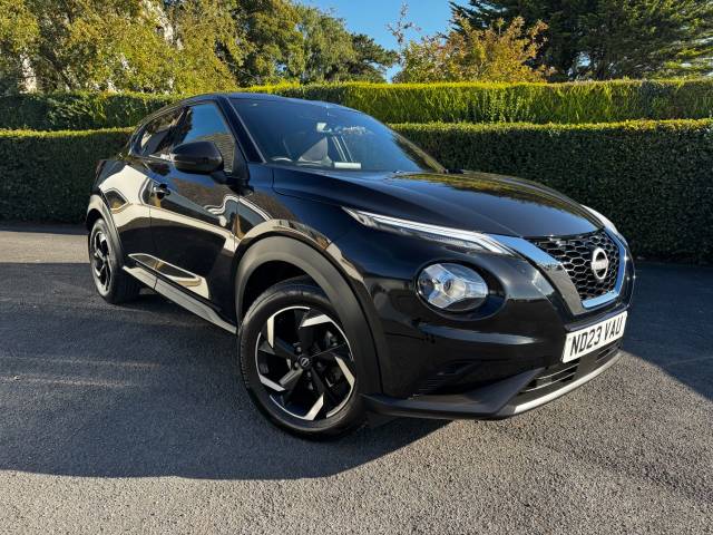Nissan Juke 1.0 DiG-T 114 N-Connecta 5dr Hatchback Petrol Black